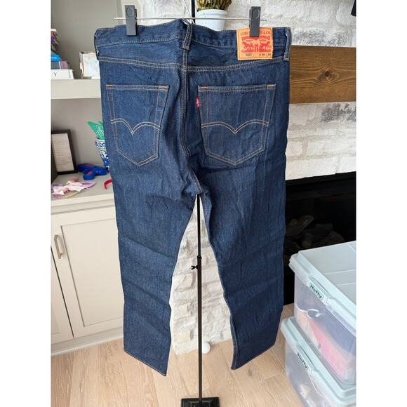 Levi Men's Blue 501 Medium Stonewash Original Fit Button Fly Jeans Size 36 - Picture 4 of 6